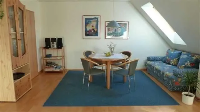 アパート Caro カロリーネンジール