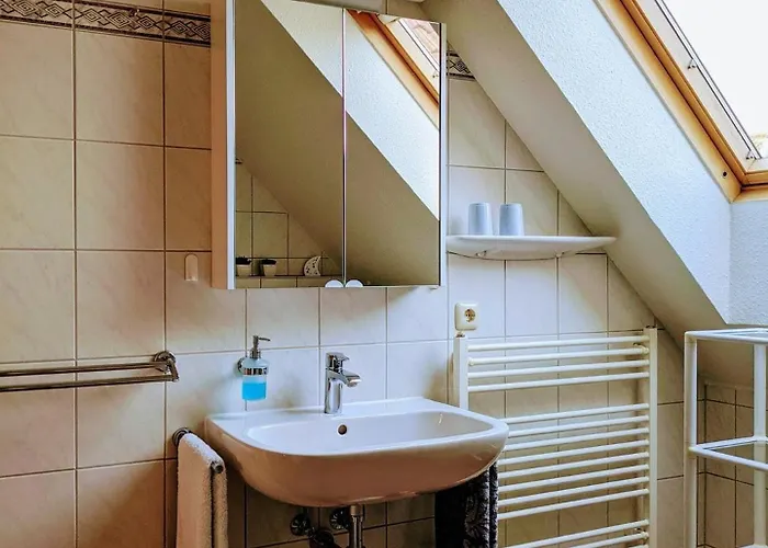 Caro カロリーネンジール